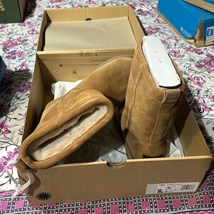 UGG WOMEN CLASSIC SHORT WEATHER WINTER BOOTS